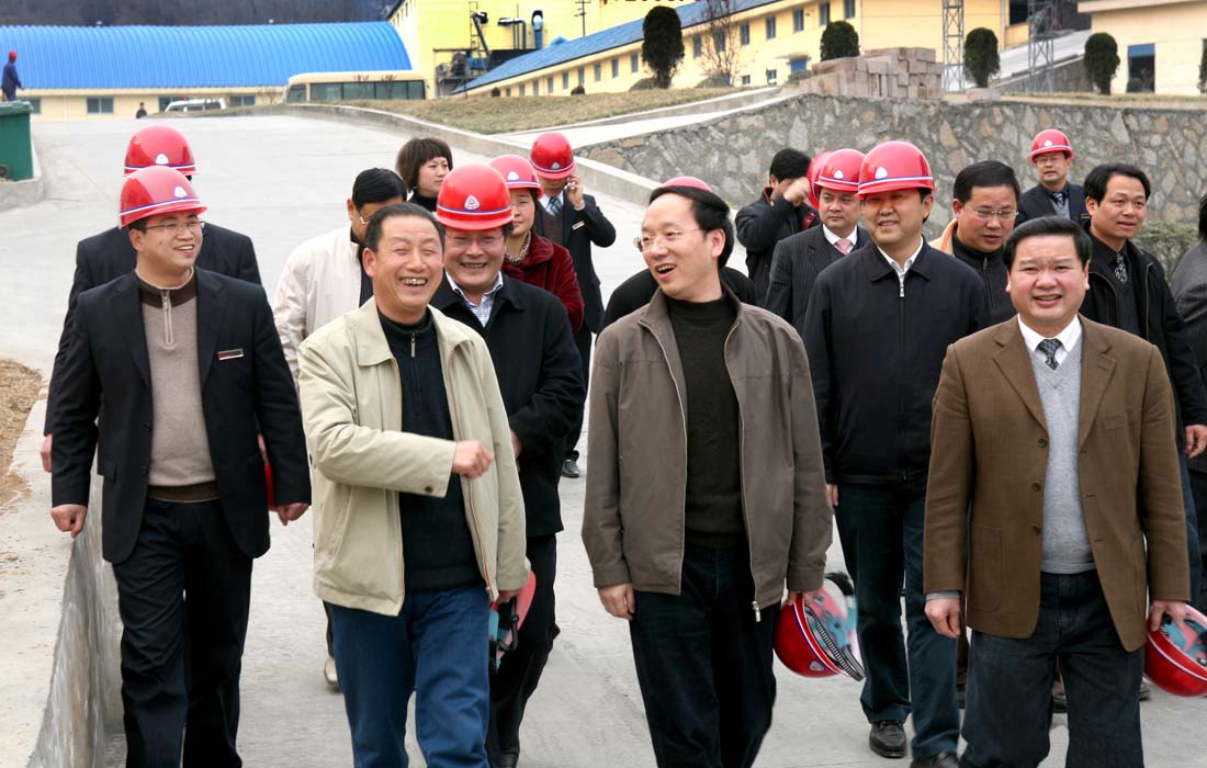 2008年3月，宜昌市市長李樂成到東圣集團調研。
